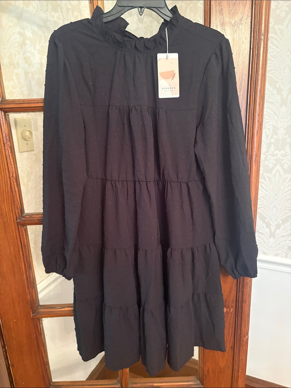 Women’s Black Tiered Long-Sleeve Dress